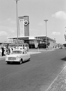 150032 Gezicht op het N.S.-station Almelo te Almelo.